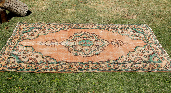 Vintage Handmade Unique Rug Natural 5'3'' X 8'7''