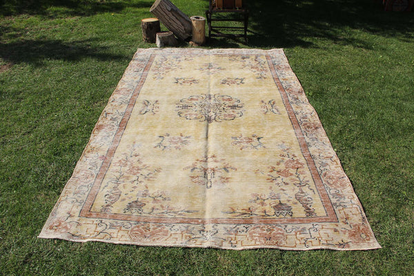 Vintage Handmade Unique Rug  5'8'' X 9'0''